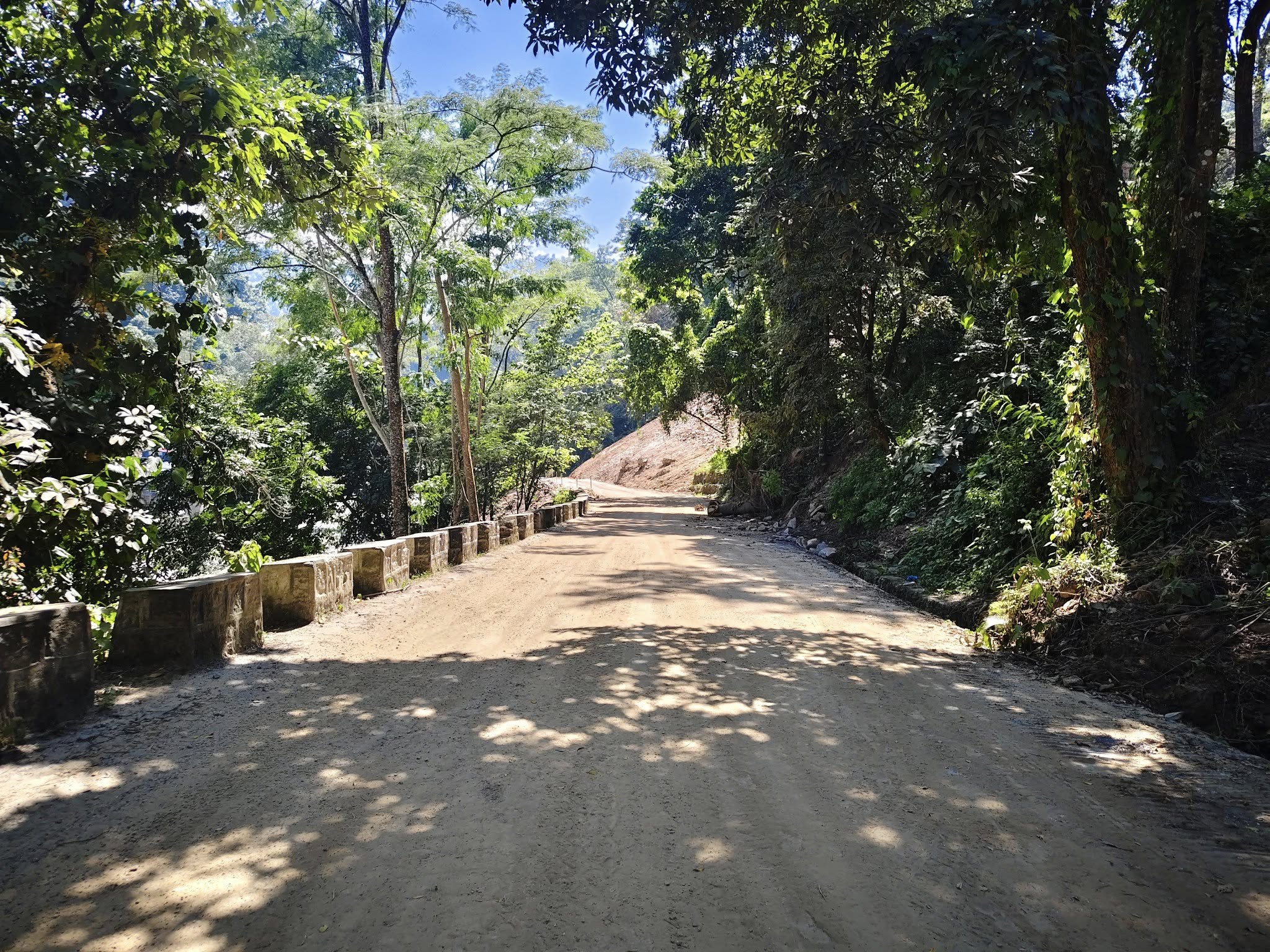 मेची राजमार्गमा रातको समयमा सवारी सञ्चालनमा रोक