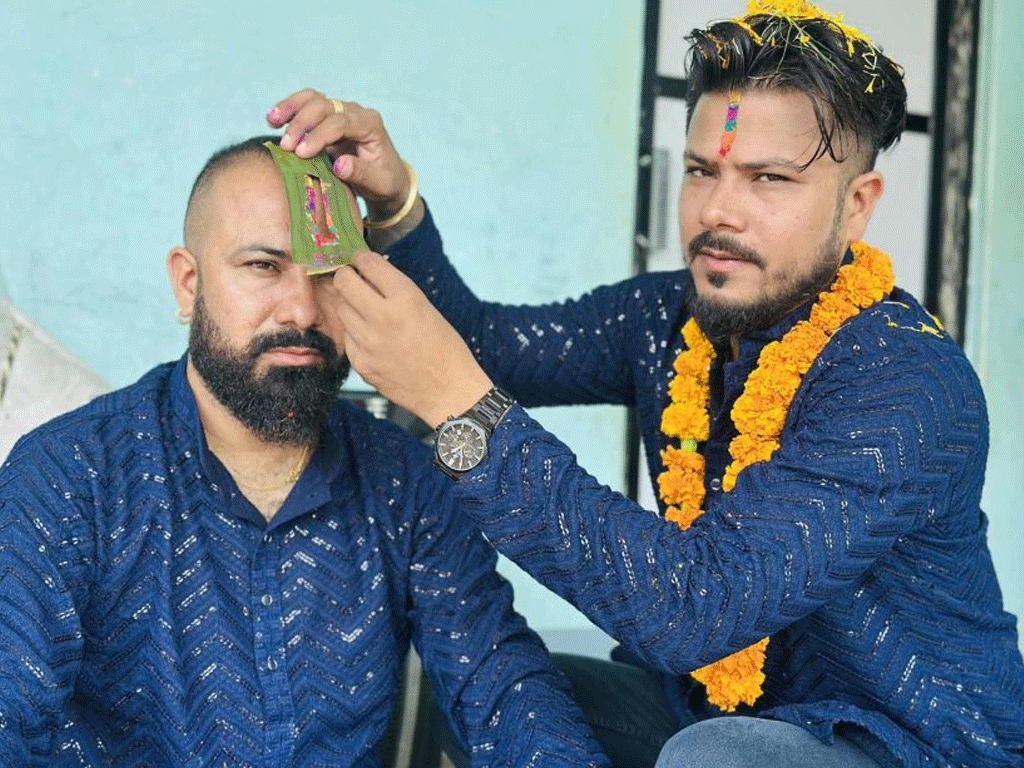दाजुभाइले एकापसमा लगाए भाइटिका