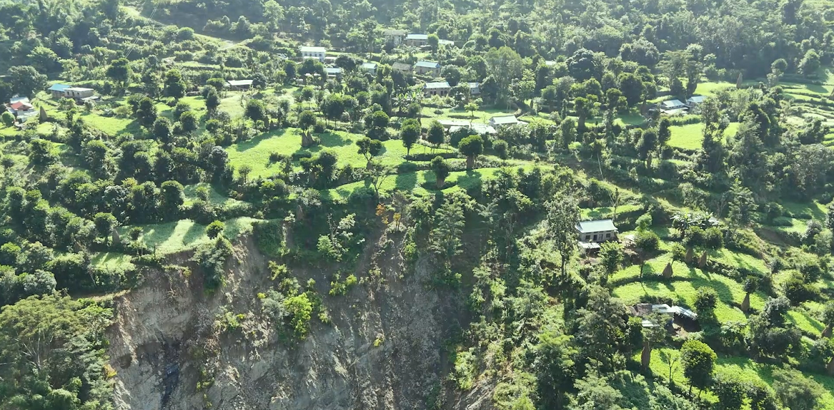 सुनापतिका ७७ परिवार पहिरोको जोखिममा