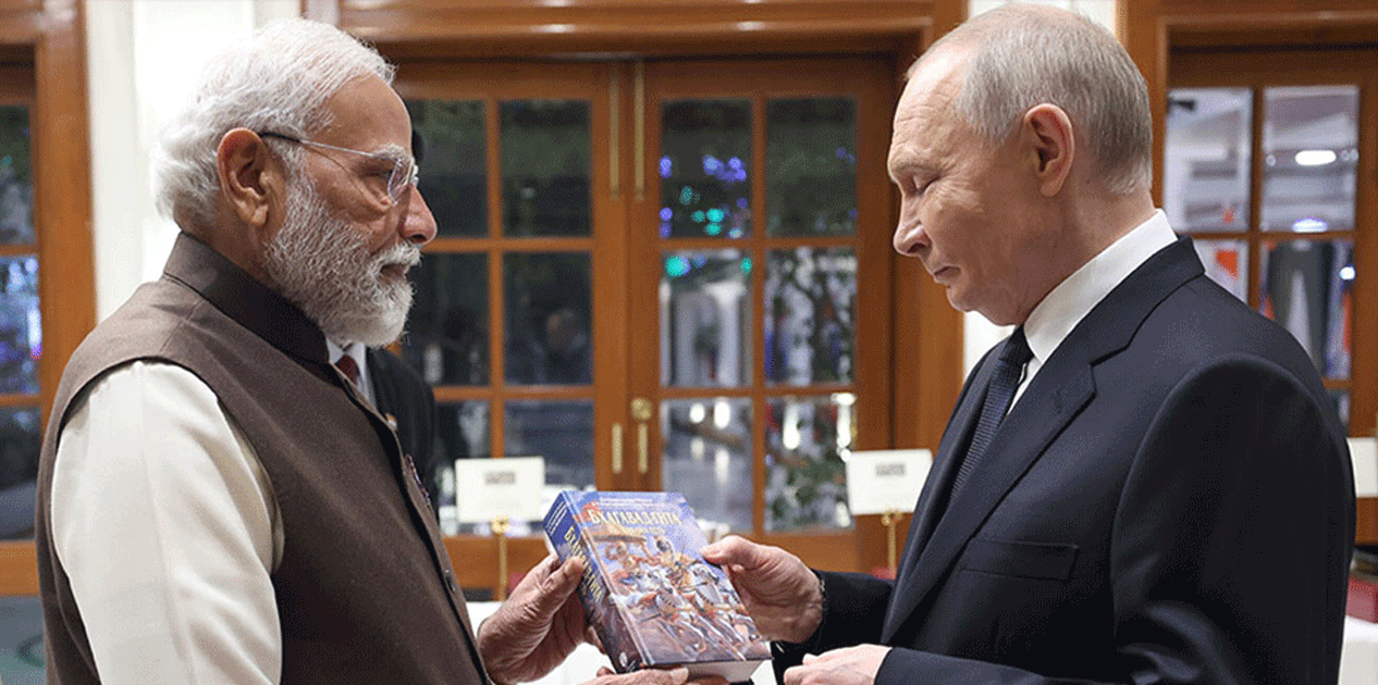 पुटिनलाई मोदीले दिए गीता उपहार