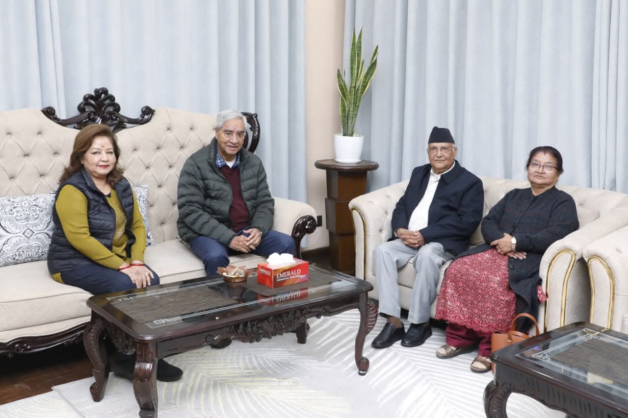 देउवा र ओलीबीच समसामयिक राजनीतिक विषयमा छलफल