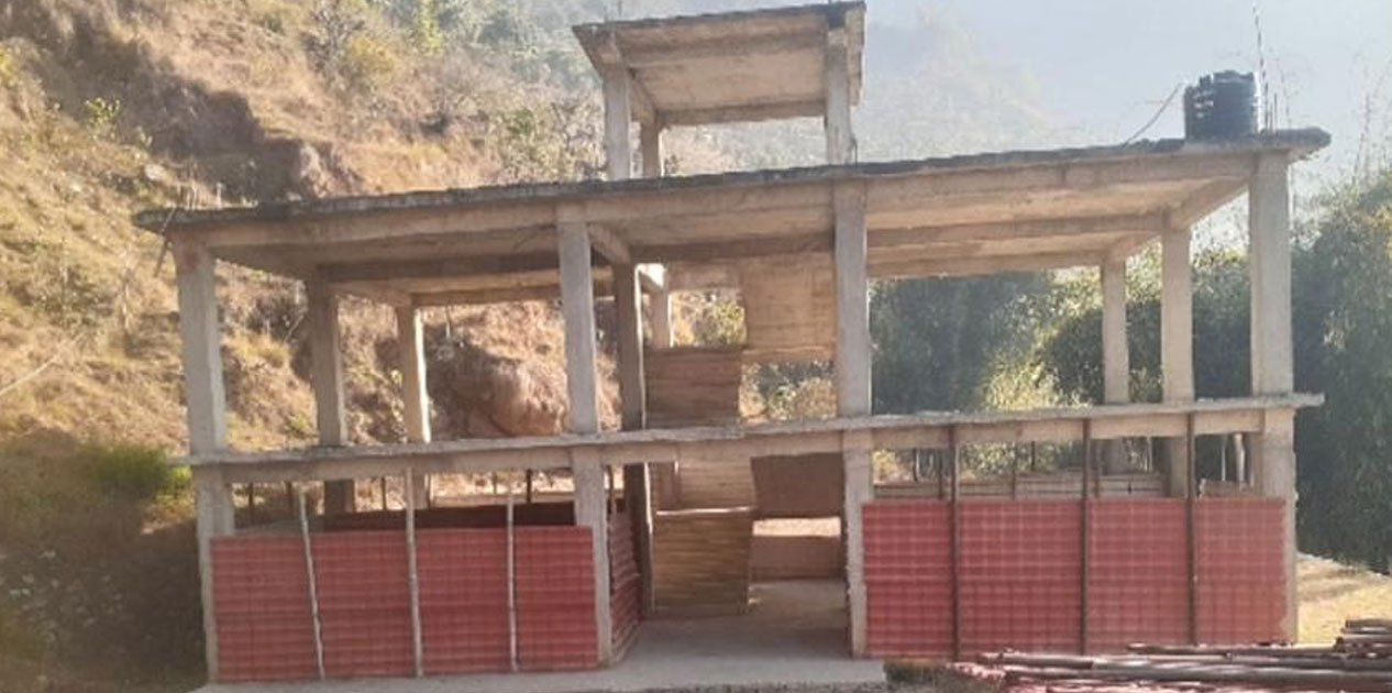 बजेट अभावमा विद्यालय भवन निर्माण अधुरो