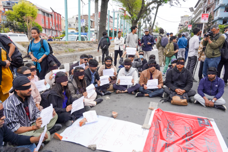 कार्की आयोगको प्रतिवेदन सार्वजनिक गर्न माग गर्दै जेनजी समूहको प्रदर्शन