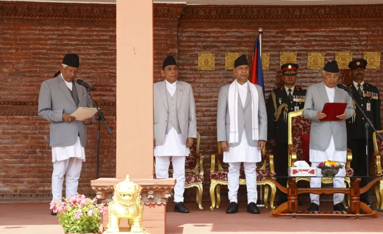 अर्जुननरसिंह केसीले लिए शपथ