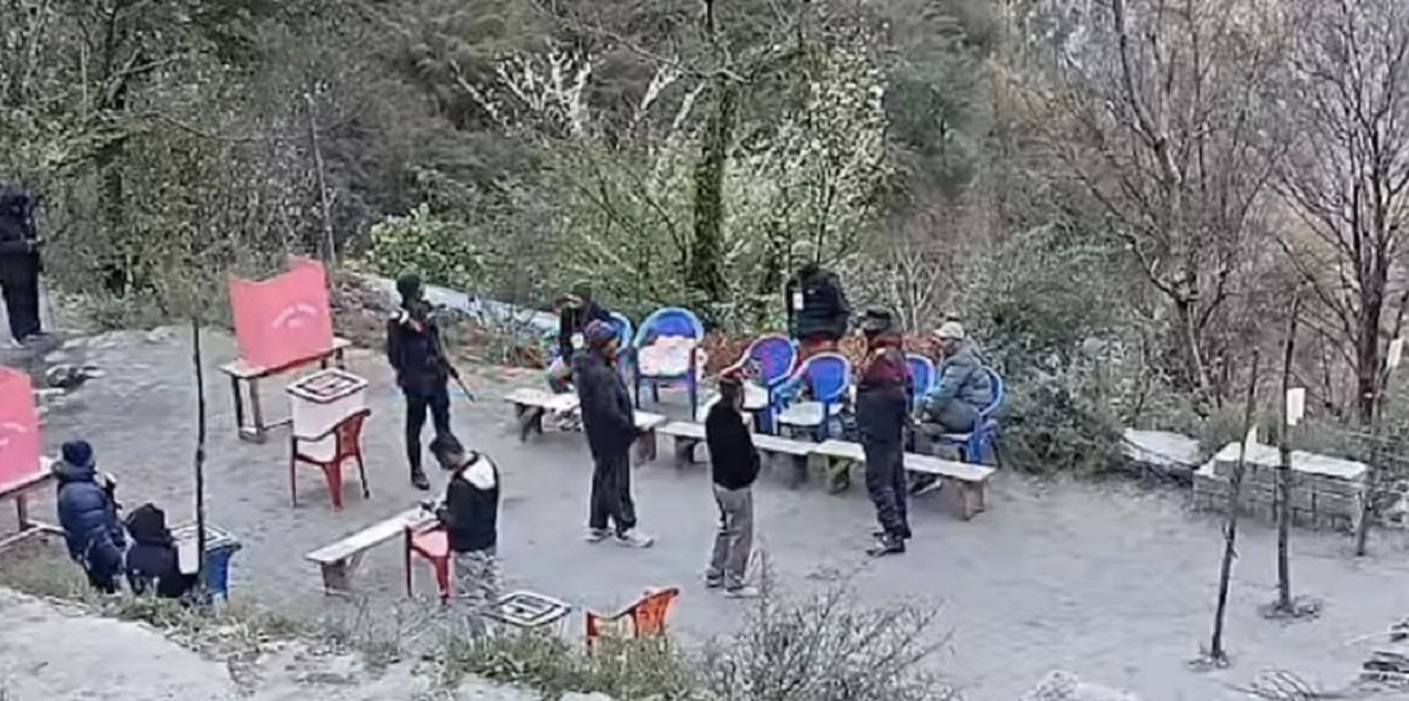माग पुरा नभएपछि दार्चुलाका दुई स्थलमा भोट हाल्न आएनन् मतदाता