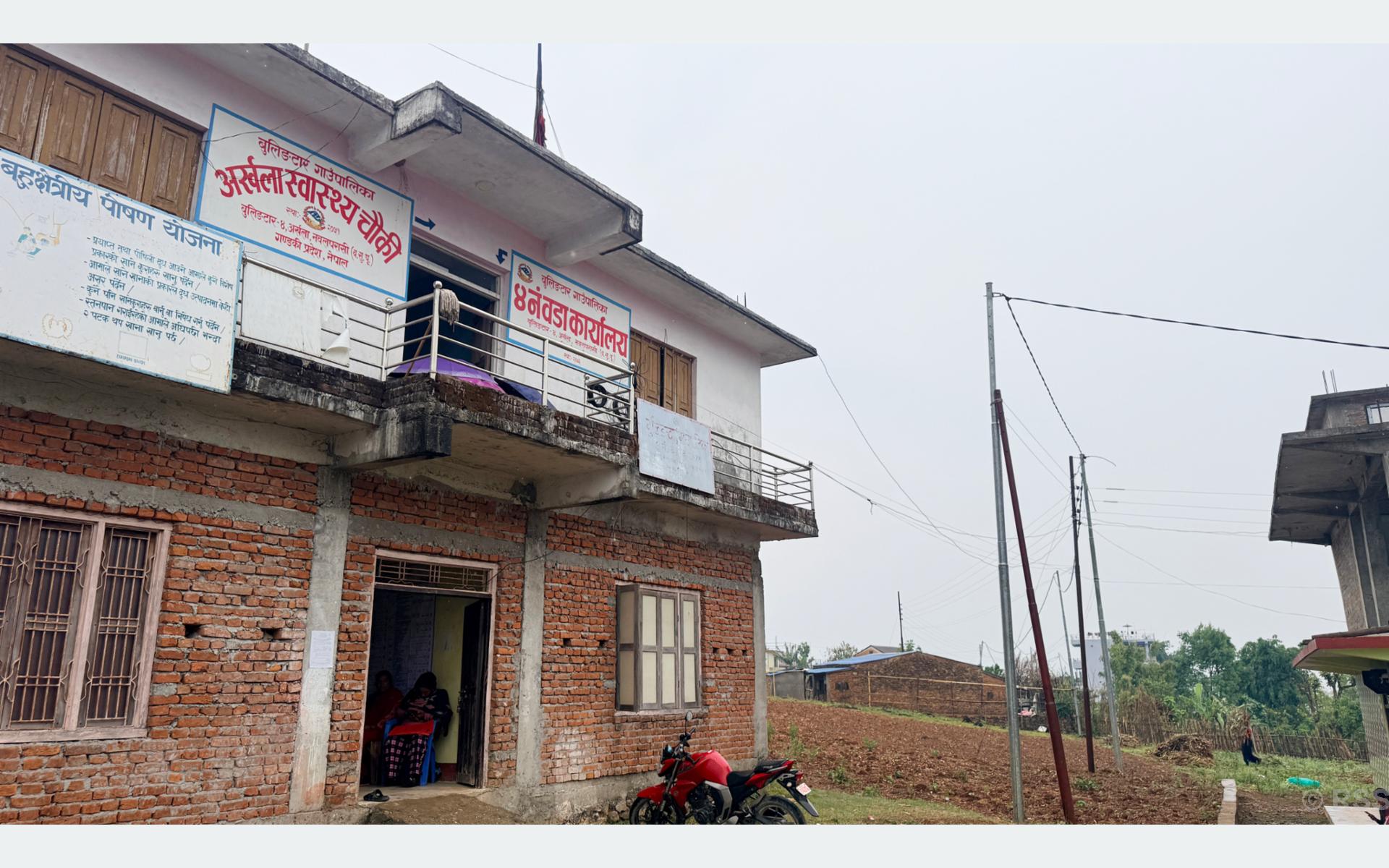 गाउँमा पोल मात्रै, आएन बिजुली