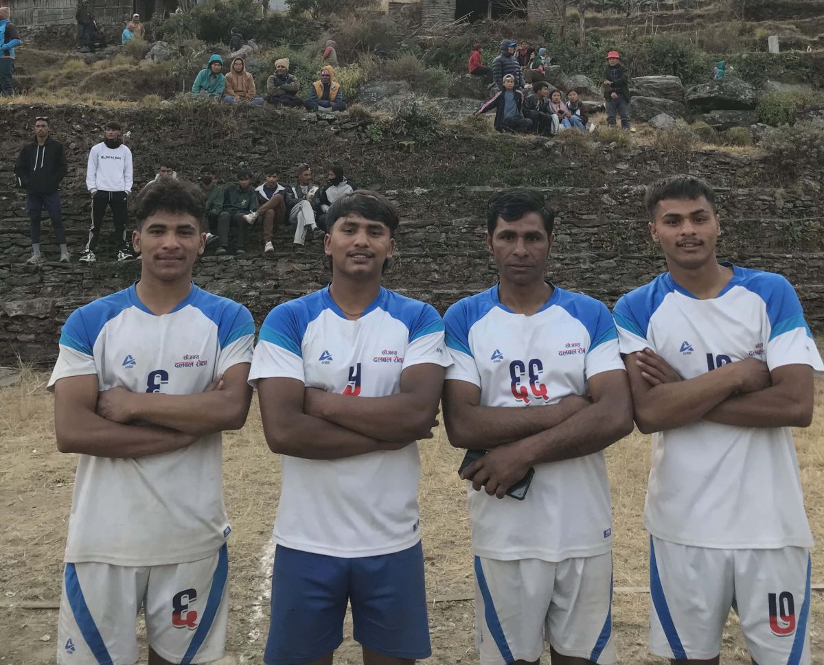 भलिबलको एउटै टिममा परिवारका चार जना सदस्य