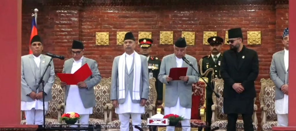 राष्ट्रपतिबाट प्रधानन्यायाधीश शर्माले लिए शपथ