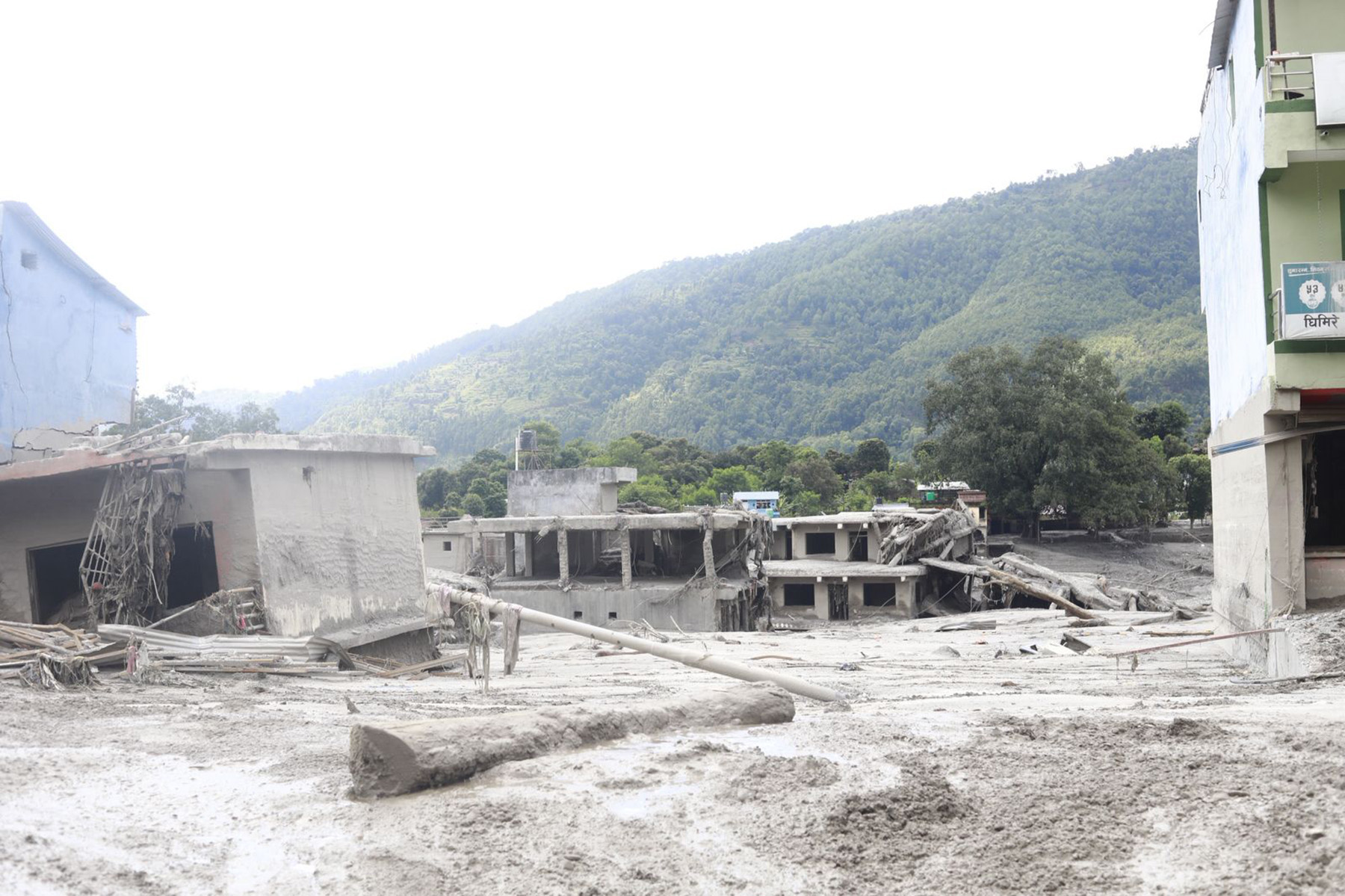 बाढीमा मृत्यु हुनेको संख्या ३८९ पुग्यो, चितवनमा मात्रै १३७ शव फेला