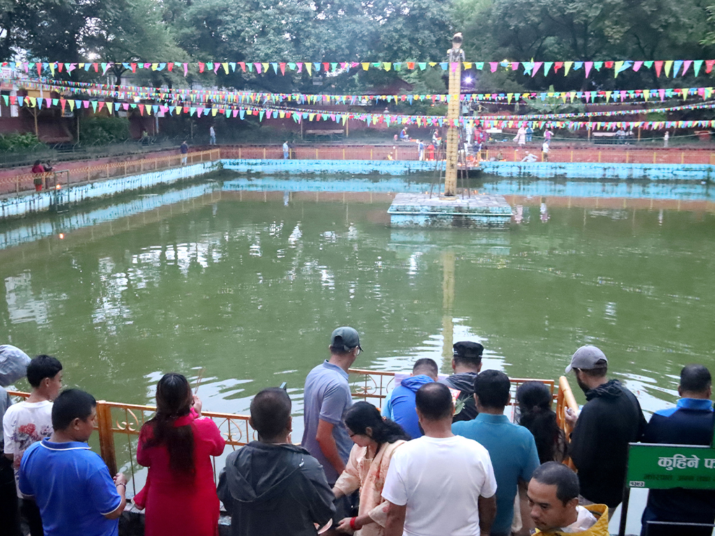 श्रावण शुक्ल पञ्चमी: वासुकिनाथ, नागपोखरी र टौदहमा बिहानैदेखि भक्तजनको लाम