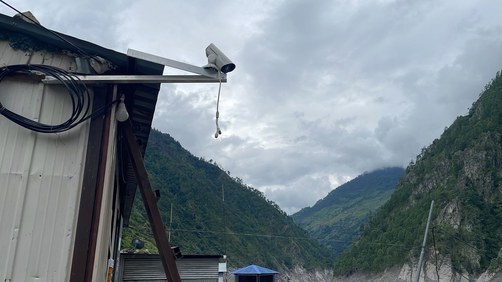 रसुवामा नदी तथा बाढीको अवस्था प्रत्यक्ष निगरानी गर्न रियल- टाइम सीसी क्यामेरा जडान