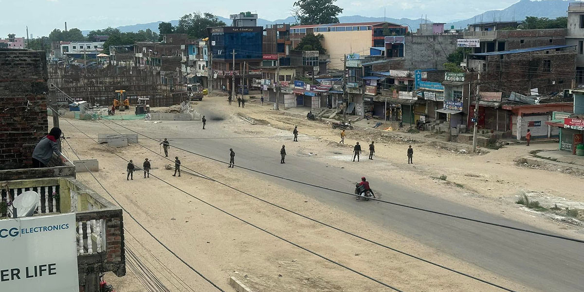 सिरहाको गोलबजारमा दिनभरका लागि खुकुलो बनाइयो कर्फ्यु