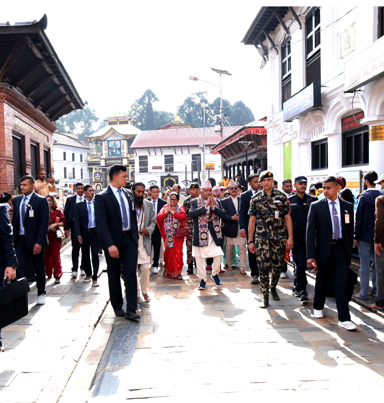 राष्ट्रपति रामचन्द्र पौडेलद्वारा पशुपतिमा पूजापाठ