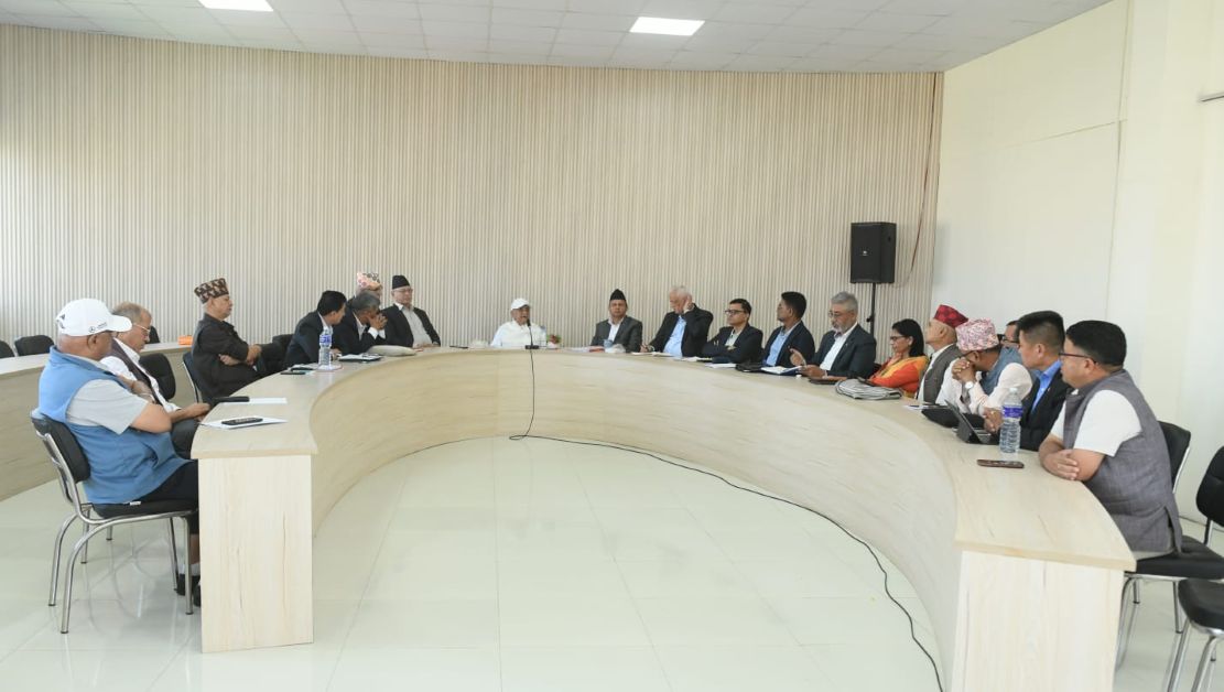च्यासलमा एमालेको सचिवालय बैठक सुरु