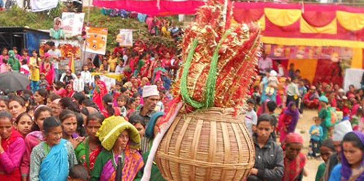 सुदूरपश्चिममा गौरा पर्व सुरु: घरघरमा बिरुडा राखी मनाइँदै