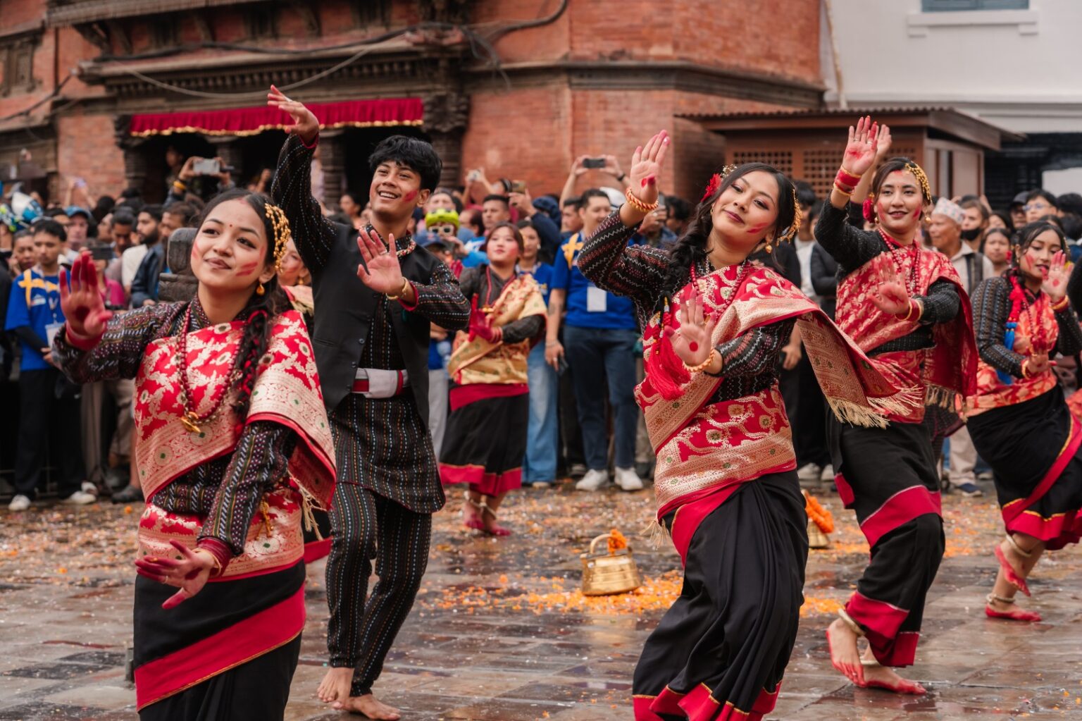 एक्स्ट्रिम इनर्जी ड्रिंक र द लोकलको सहकार्यमा इन्द्रजात्रामा विशेष सांस्कृतिक कार्यक्रम आयोजना